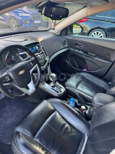 Chevrolet Cruze 2010, 300,000 km - 1.4 л - Quba