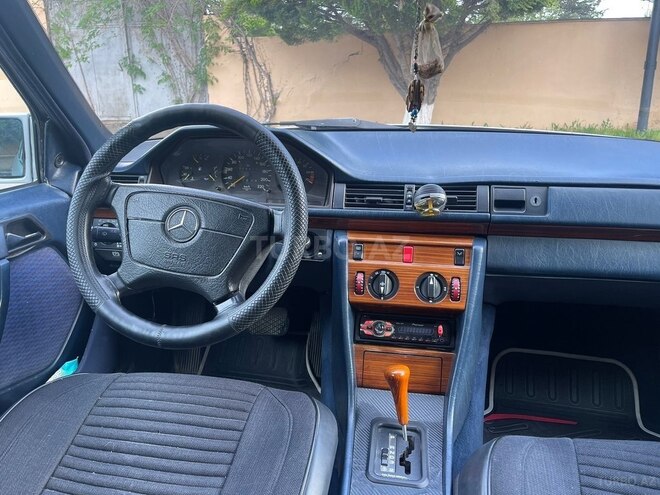 Mercedes E 230 1991, 499,677 km - 2.3 l - Bakı
