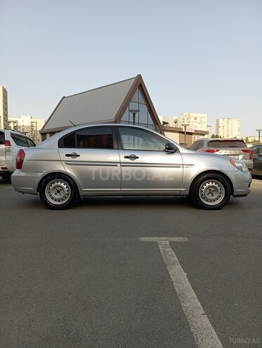 Hyundai Accent-9