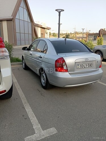 Hyundai Accent-8