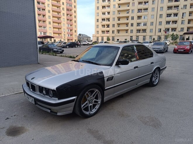 BMW 520 1990, 250,000 km - 2.0 l - Sumqayıt
