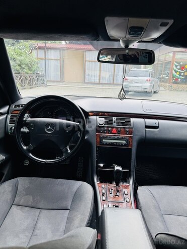 Mercedes E 270 2001, 295,048 km - 2.7 l - Masallı