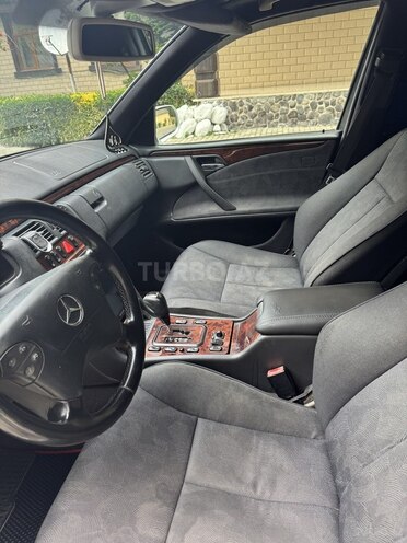 Mercedes E 270 2001, 295,048 km - 2.7 l - Masallı