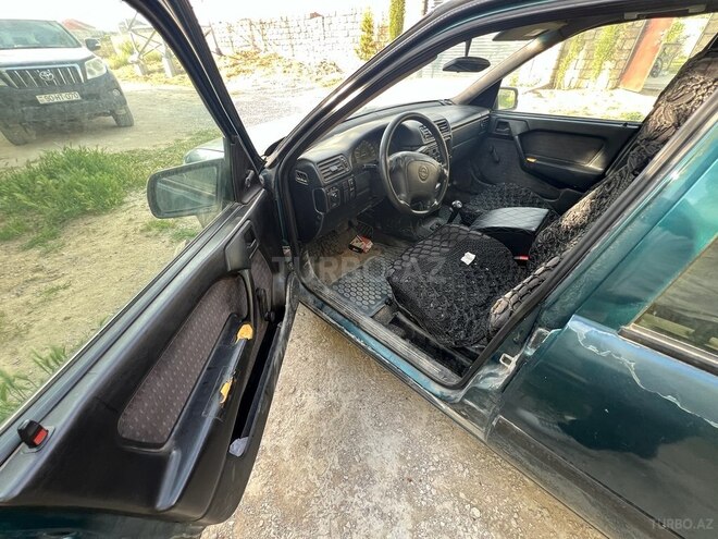 Opel Vectra 1994, 311,000 km - 2.0 l - Bakı