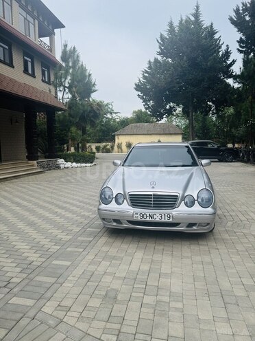 Mercedes E 270 2001, 295,048 km - 2.7 l - Masallı