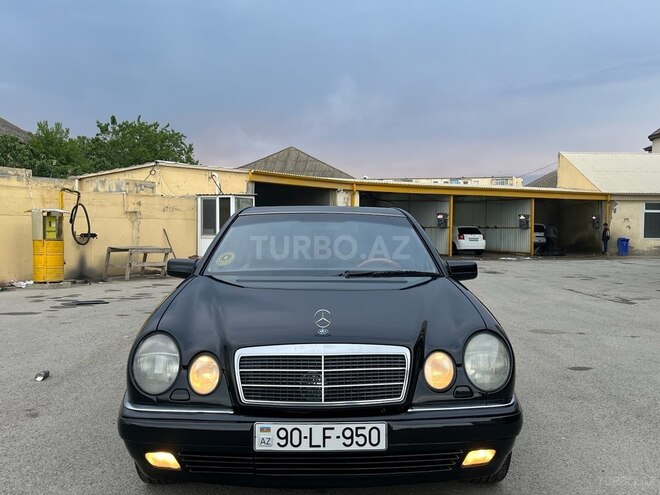 Mercedes E 240 1998, 398,000 km - 2.4 l - Salyan