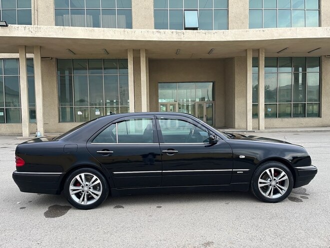 Mercedes E 240 1998, 398,000 km - 2.4 l - Salyan