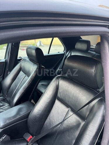 Mercedes E 240 1998, 398,000 km - 2.4 l - Salyan
