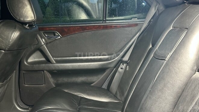 Mercedes E 240 1998, 398,000 km - 2.4 l - Salyan