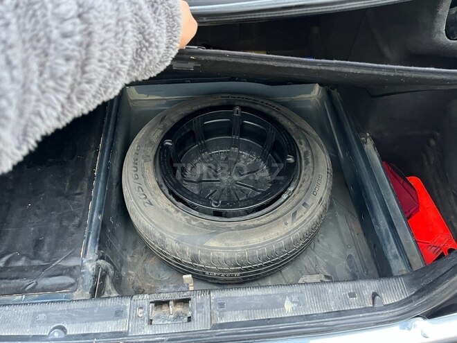 Mercedes E 240 1998, 398,000 km - 2.4 l - Salyan