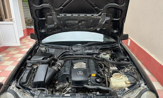 Mercedes E 240 1998, 398,000 km - 2.4 l - Salyan