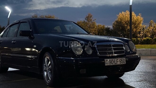 Mercedes E 240 1998, 398,000 km - 2.4 l - Salyan