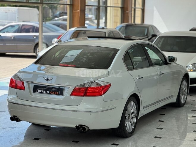 Hyundai Genesis-10