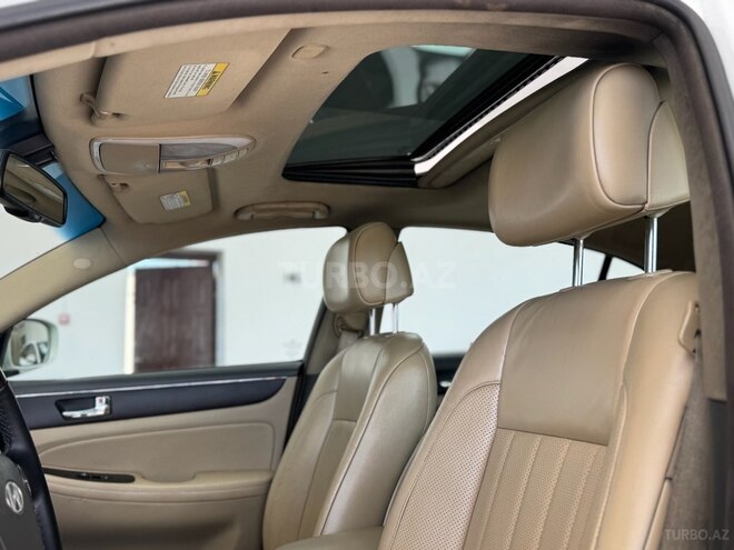 Hyundai Genesis-19