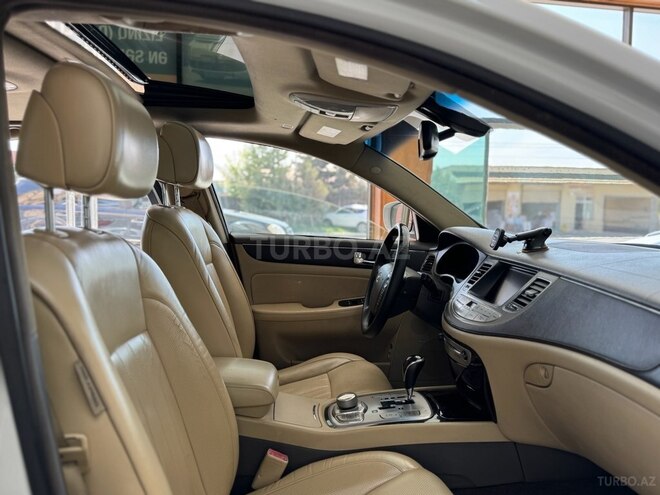 Hyundai Genesis-38