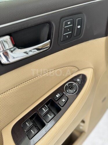 Hyundai Genesis-39