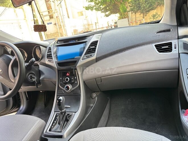Hyundai Elantra 2015, 109,435 km - 1.8 л - Bakı