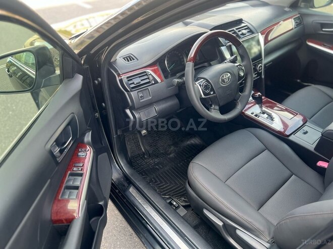 Toyota Camry-12
