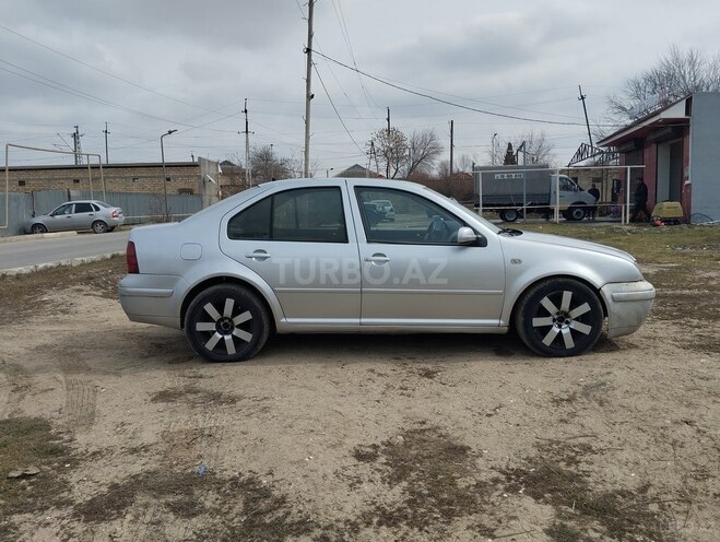 Volkswagen Bora 2000, 200,000 km - 2.3 l - Şirvan