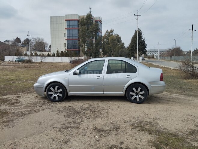 Volkswagen Bora 2000, 200,000 km - 2.3 l - Şirvan