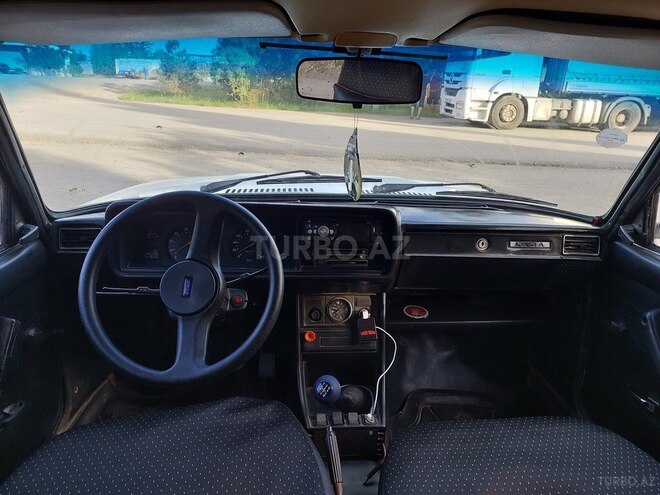 LADA (VAZ) 2107 2001, 26,248 km - 1.6 л - Saatlı
