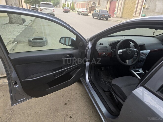 Opel Astra 2010, 235,000 km - 1.3 l - Gəncə