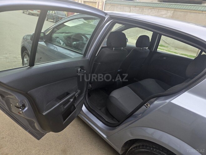Opel Astra 2010, 235,000 km - 1.3 l - Gəncə