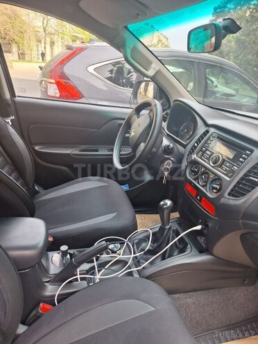 Mitsubishi L200 2022, 94,000 km - 2.4 l - Bakı