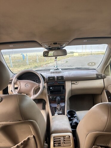 Mercedes C 240 2002, 318,000 km - 2.6 l - Sumqayıt