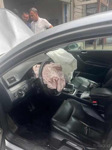 Volkswagen Passat 2006, 330,000 km - 2.0 l - Bakı