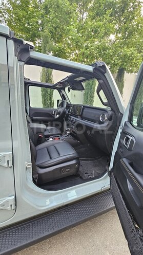 Jeep Wrangler-11