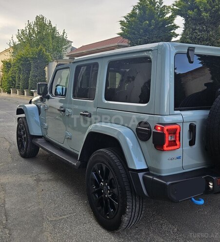Jeep Wrangler-12