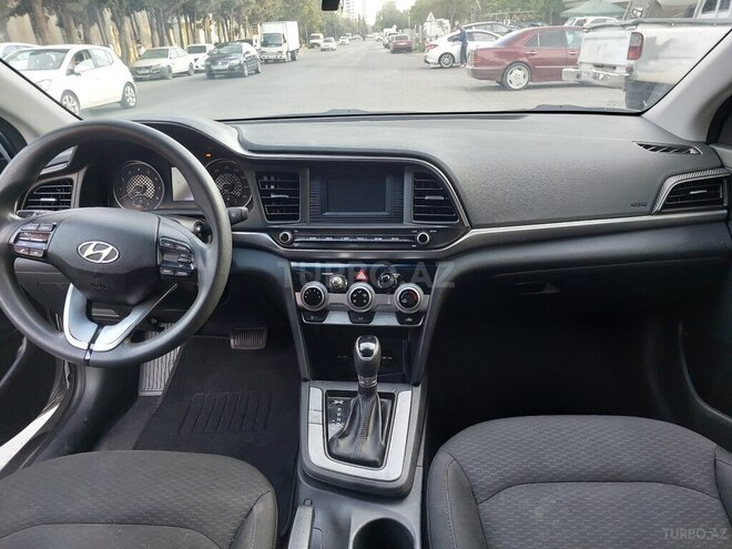 Hyundai Elantra 2019, 135,000 km - 2.0 l - Bakı