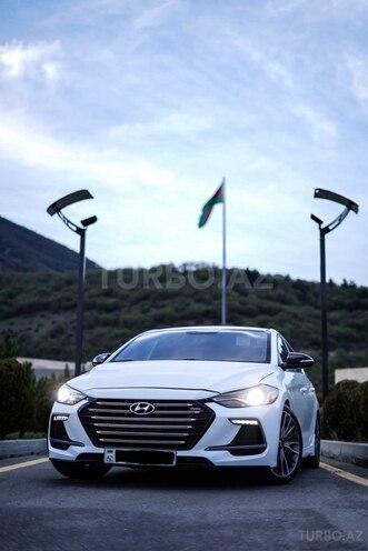 Hyundai Elantra 2018, 106,217 km - 1.6 l - Şəki