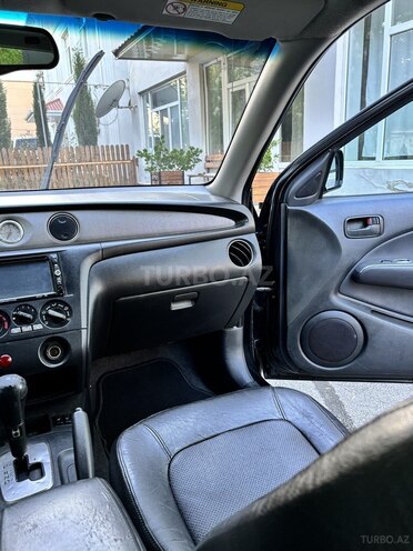 Mitsubishi Outlander 2003, 168,000 km - 2.4 l - Quba