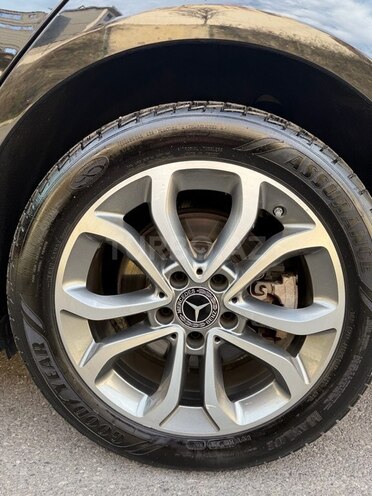 Mercedes C 300 4MATIC 2015, 183,656 km - 2.0 l - Bakı
