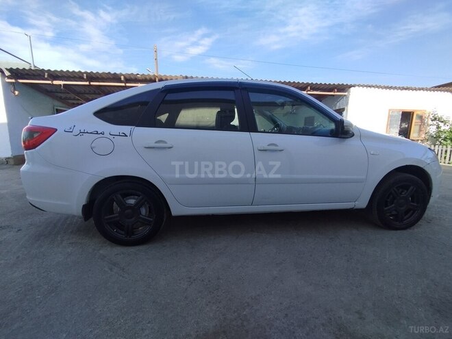 LADA (VAZ) Granta 2015, 175,099 km - 1.6 l - Qusar
