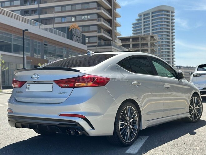 Hyundai Elantra 2018, 42,500 km - 1.6 l - Bakı