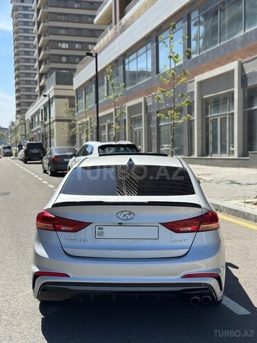 Hyundai Elantra 2018, 42,500 km - 1.6 l - Bakı