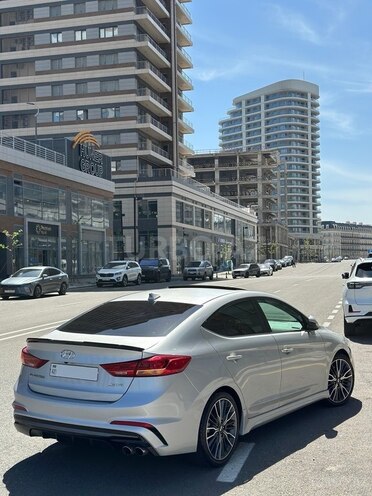 Hyundai Elantra 2018, 42,500 km - 1.6 l - Bakı