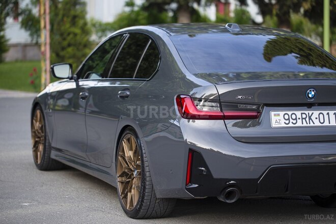 BMW 330e-8