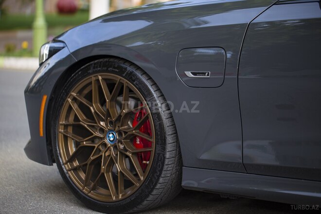 BMW 330e-12