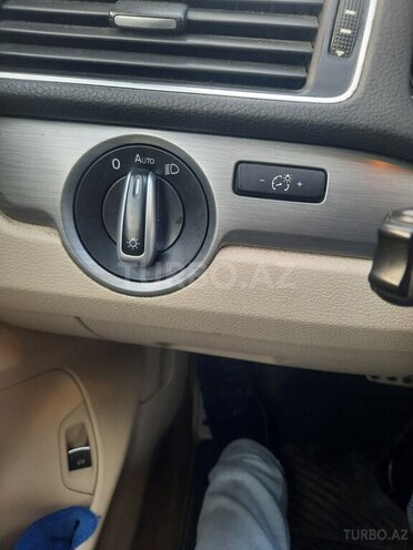 Volkswagen Passat 2014, 242,000 km - 1.8 l - Ağdaş