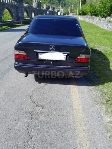 Mercedes E 200 d 1995, 500,000 km - 2.0 l - Qax