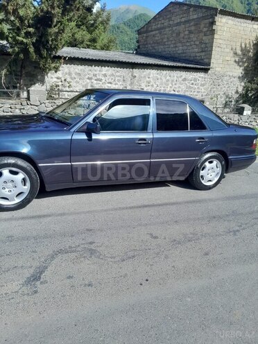 Mercedes E 200 d 1995, 500,000 km - 2.0 l - Qax