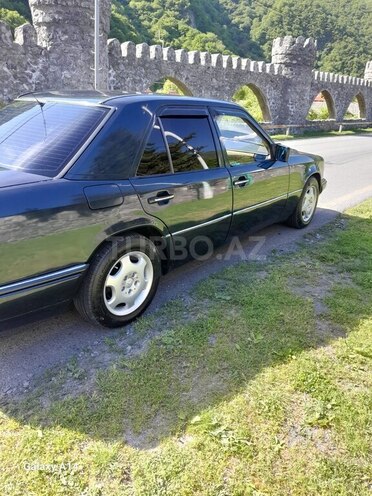 Mercedes E 200 d 1995, 500,000 km - 2.0 l - Qax