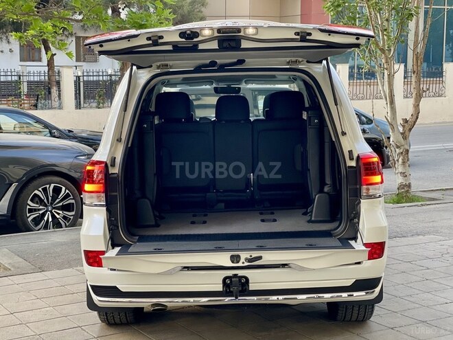 Toyota Land Cruiser-17