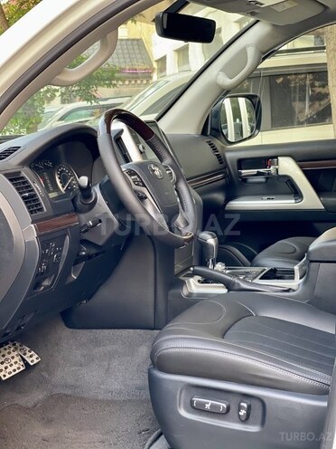 Toyota Land Cruiser-5