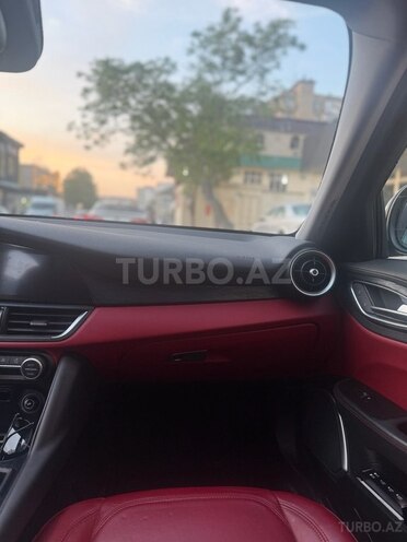 Alfa Romeo Giulia 2020, 73,000 km - 2.0 l - Bakı