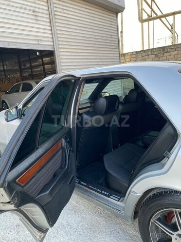 Mercedes E 220 1993, 125,000 km - 2.2 л - Bakı
